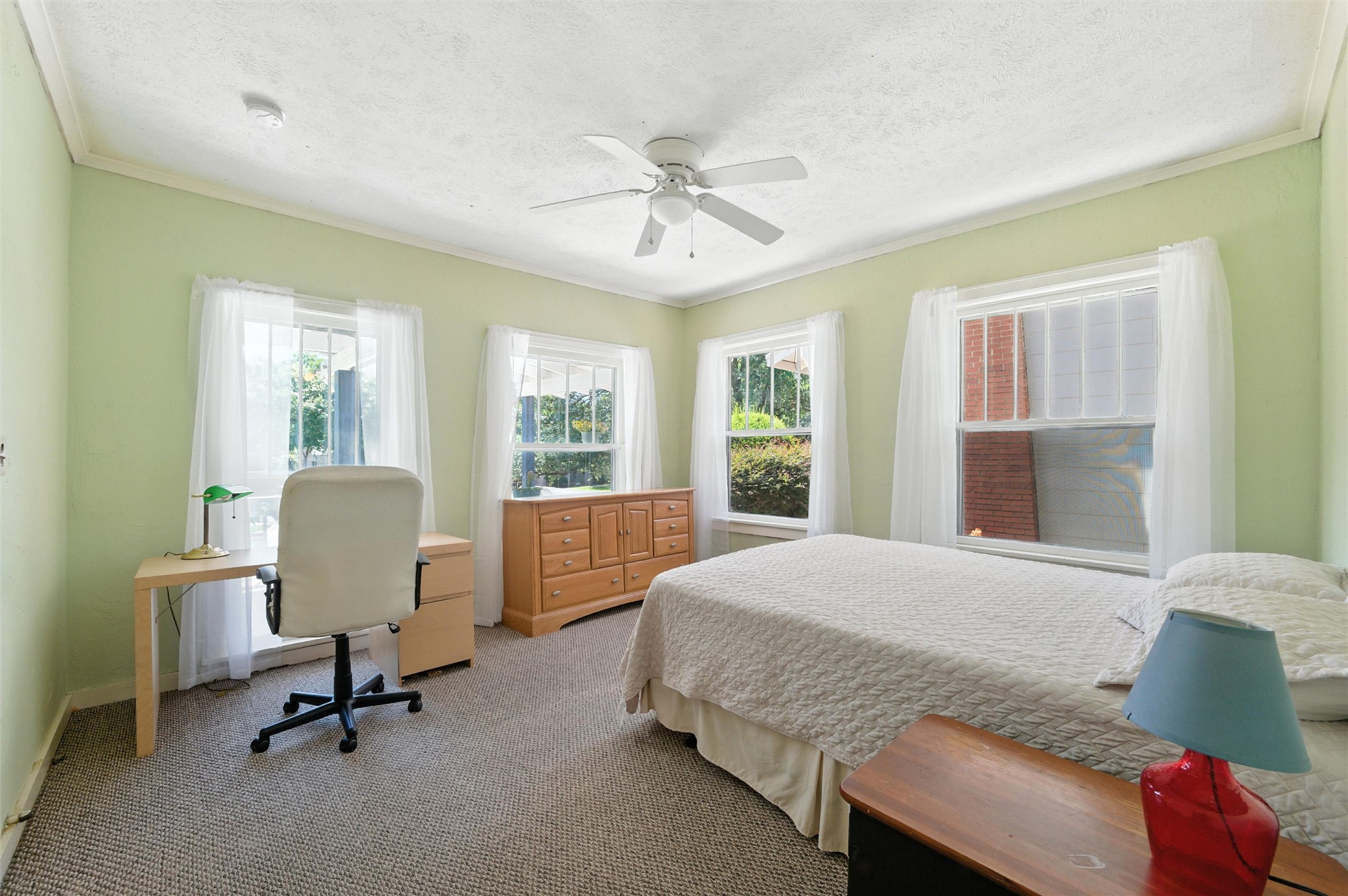 1716 Thomas Place Fort Worth TX 76107