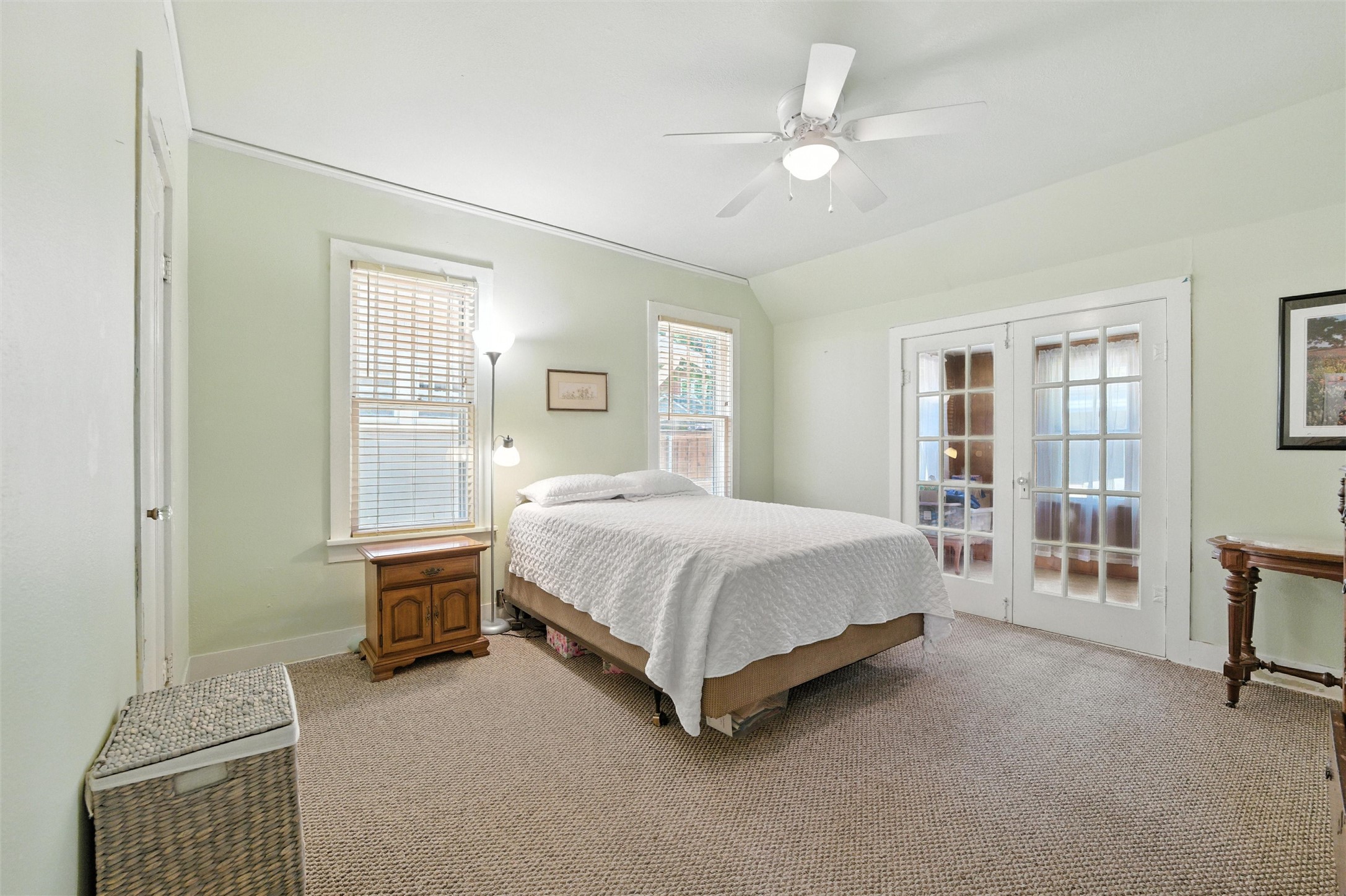 1716 Thomas Place Fort Worth TX 76107