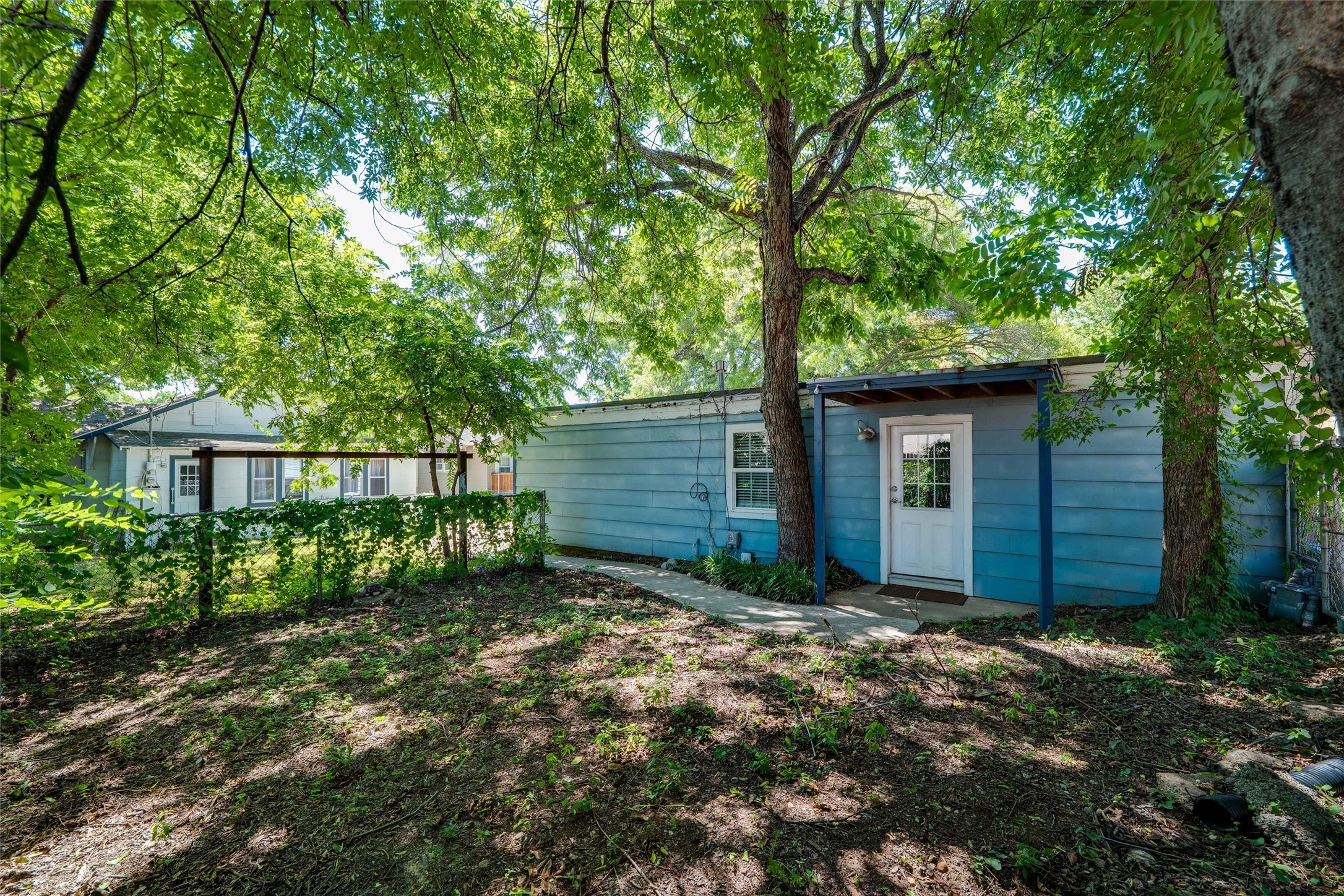 1716 Thomas Place Fort Worth TX 76107