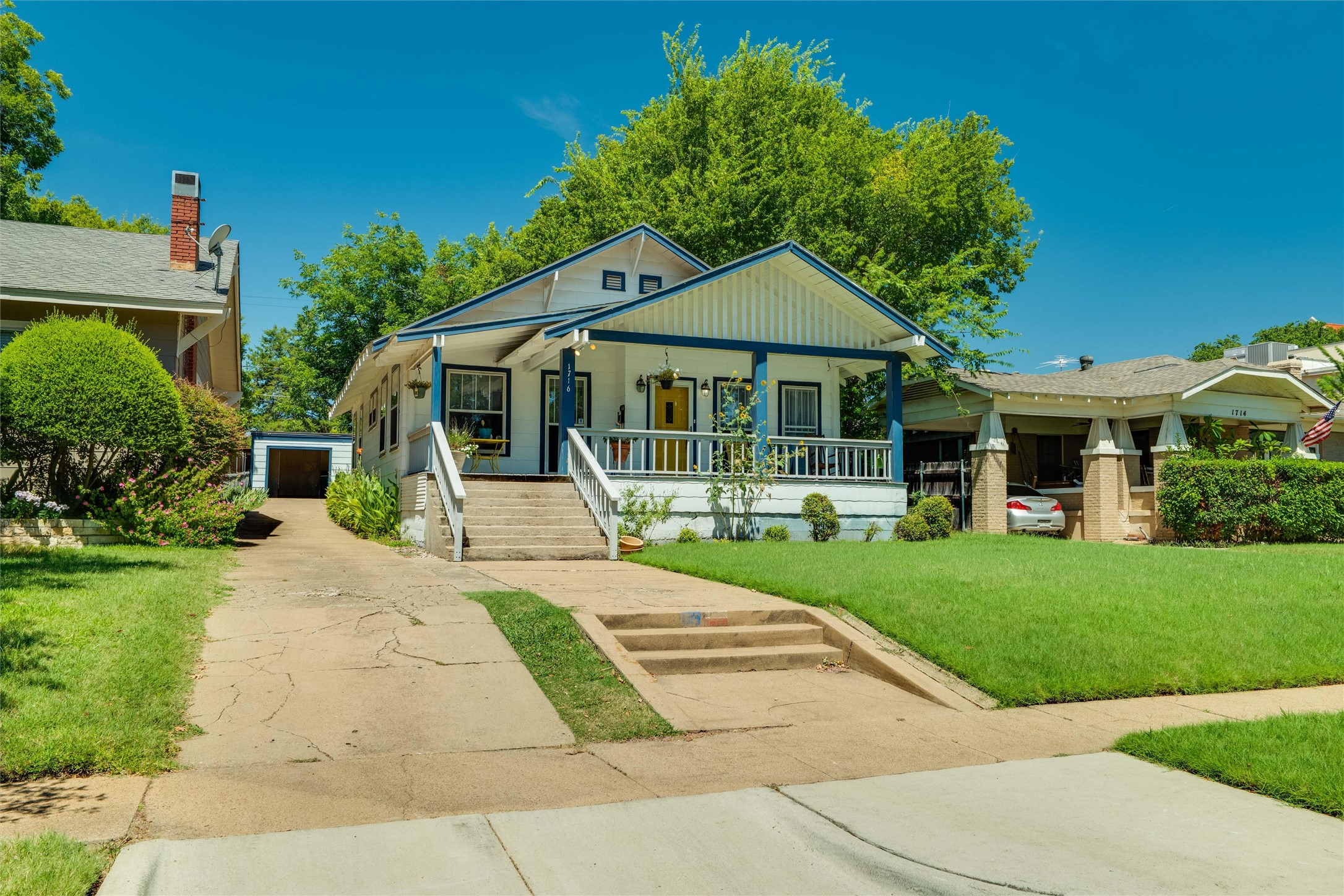 1716 Thomas Place Fort Worth TX 76107