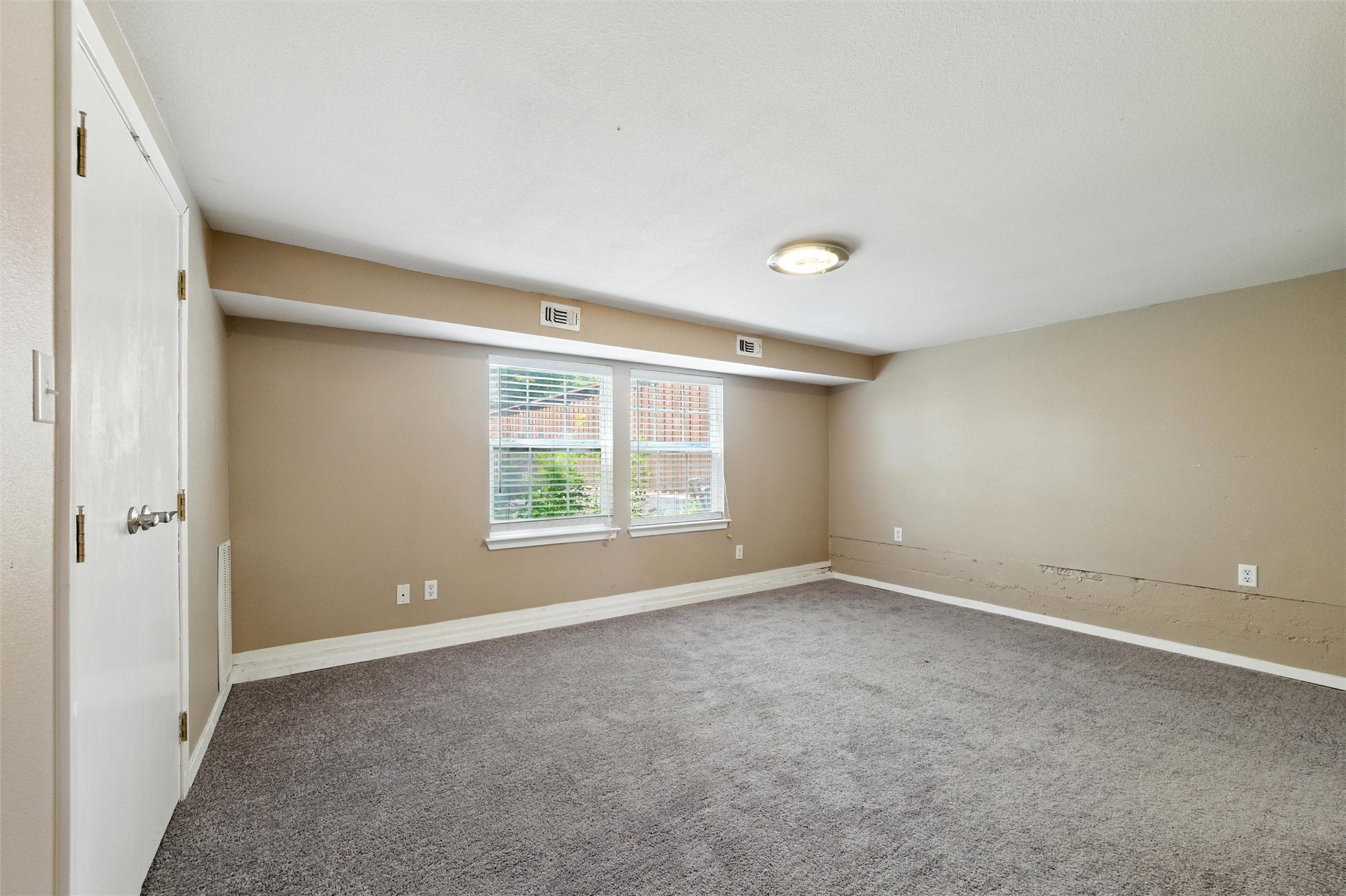 1716 Thomas Place Fort Worth TX 76107