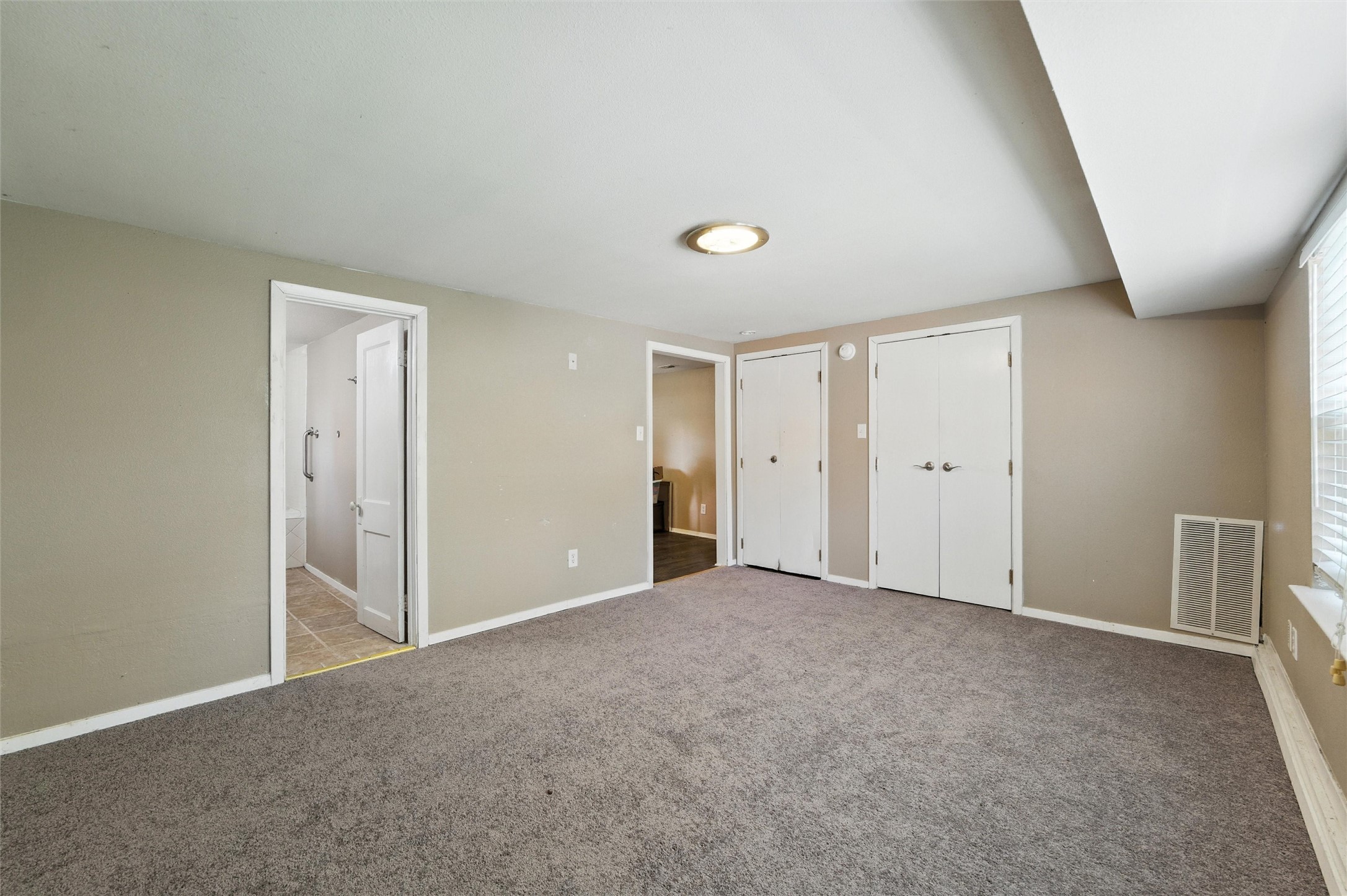1716 Thomas Place Fort Worth TX 76107