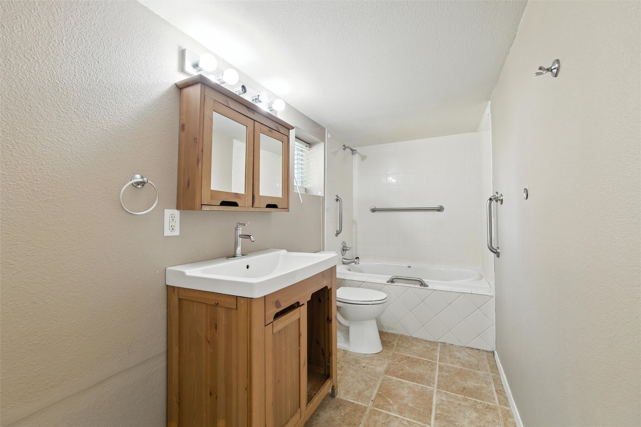 1716 Thomas Place Fort Worth TX 76107