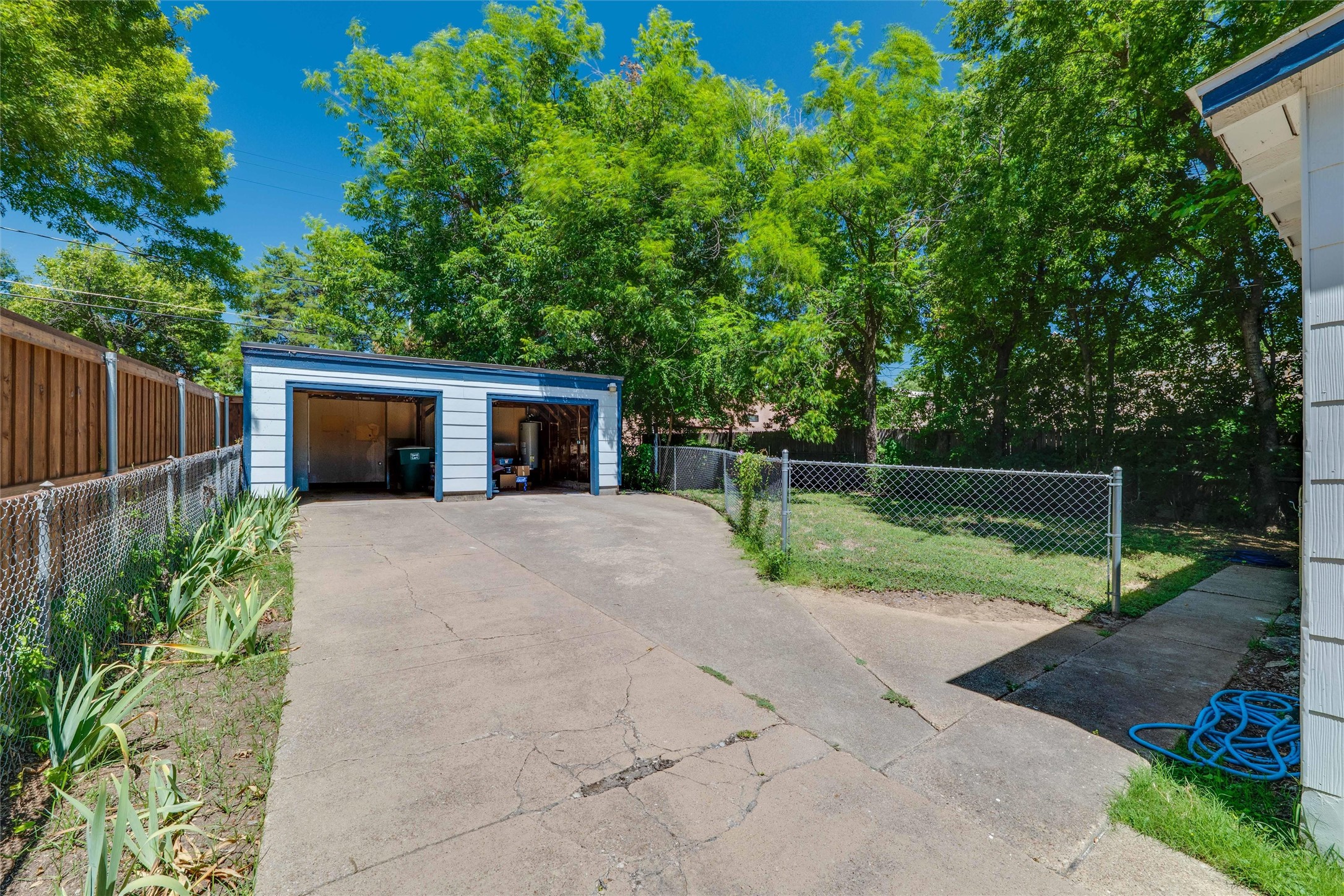 1716 Thomas Place Fort Worth TX 76107