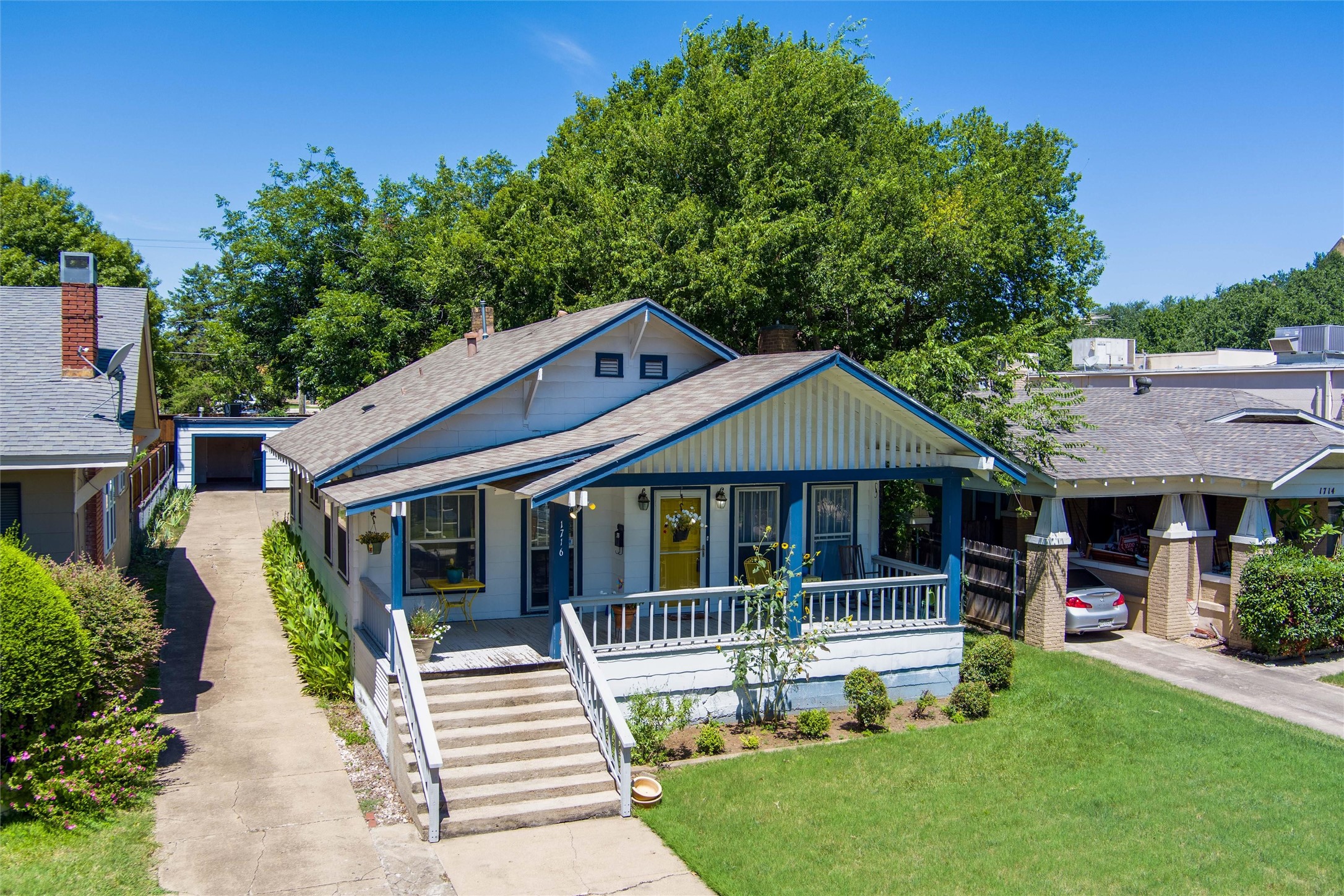 1716 Thomas Place Fort Worth TX 76107