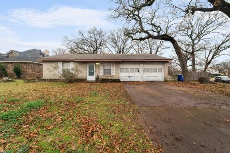 14302 Oakwood Lane Balch Springs TX 75180