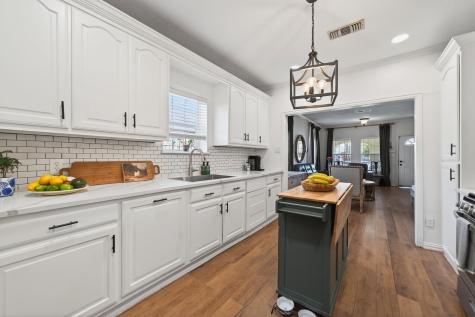 607 Bethpage Avenue Dallas TX 75217