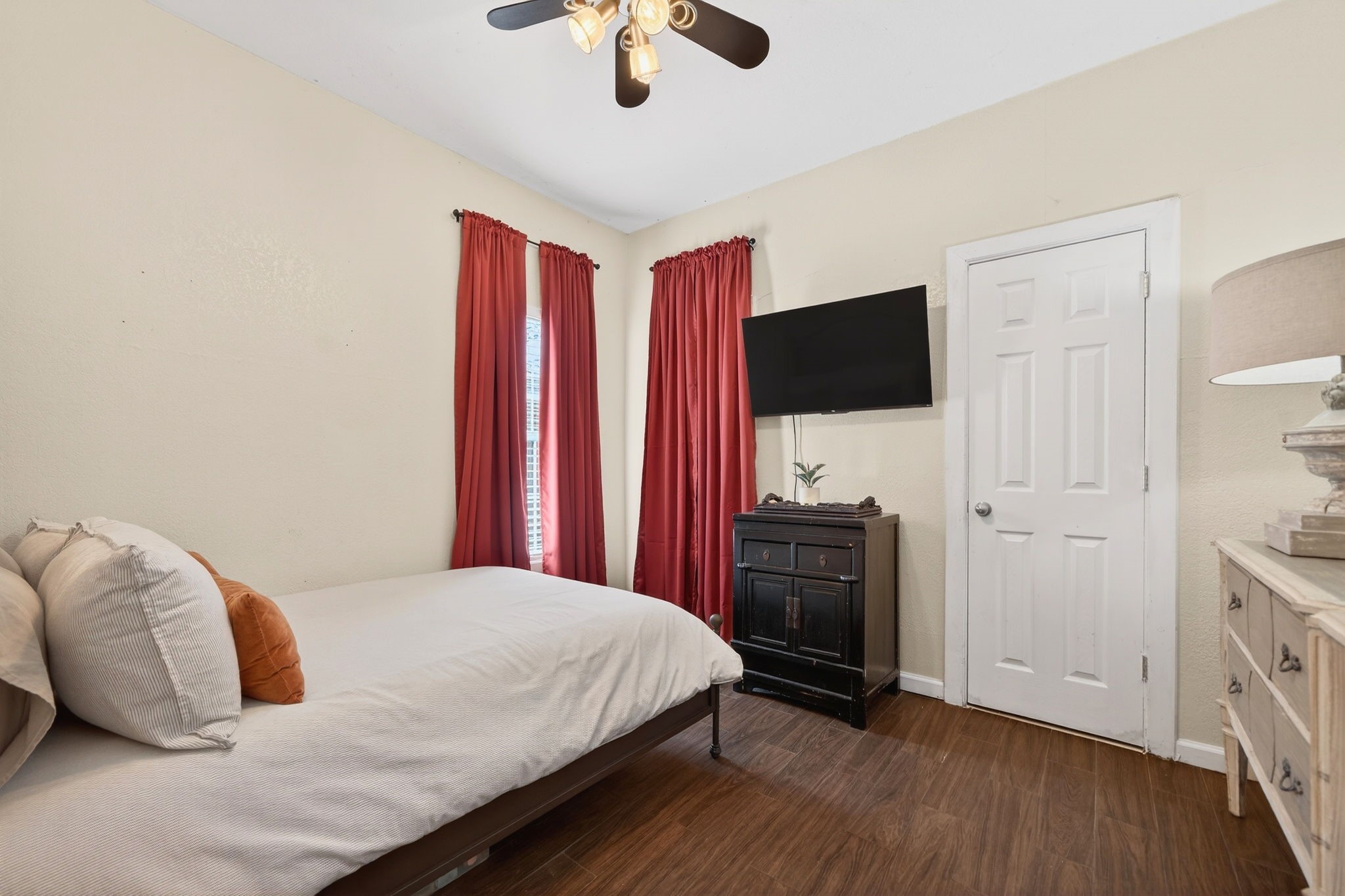 607 Bethpage Avenue Dallas TX 75217