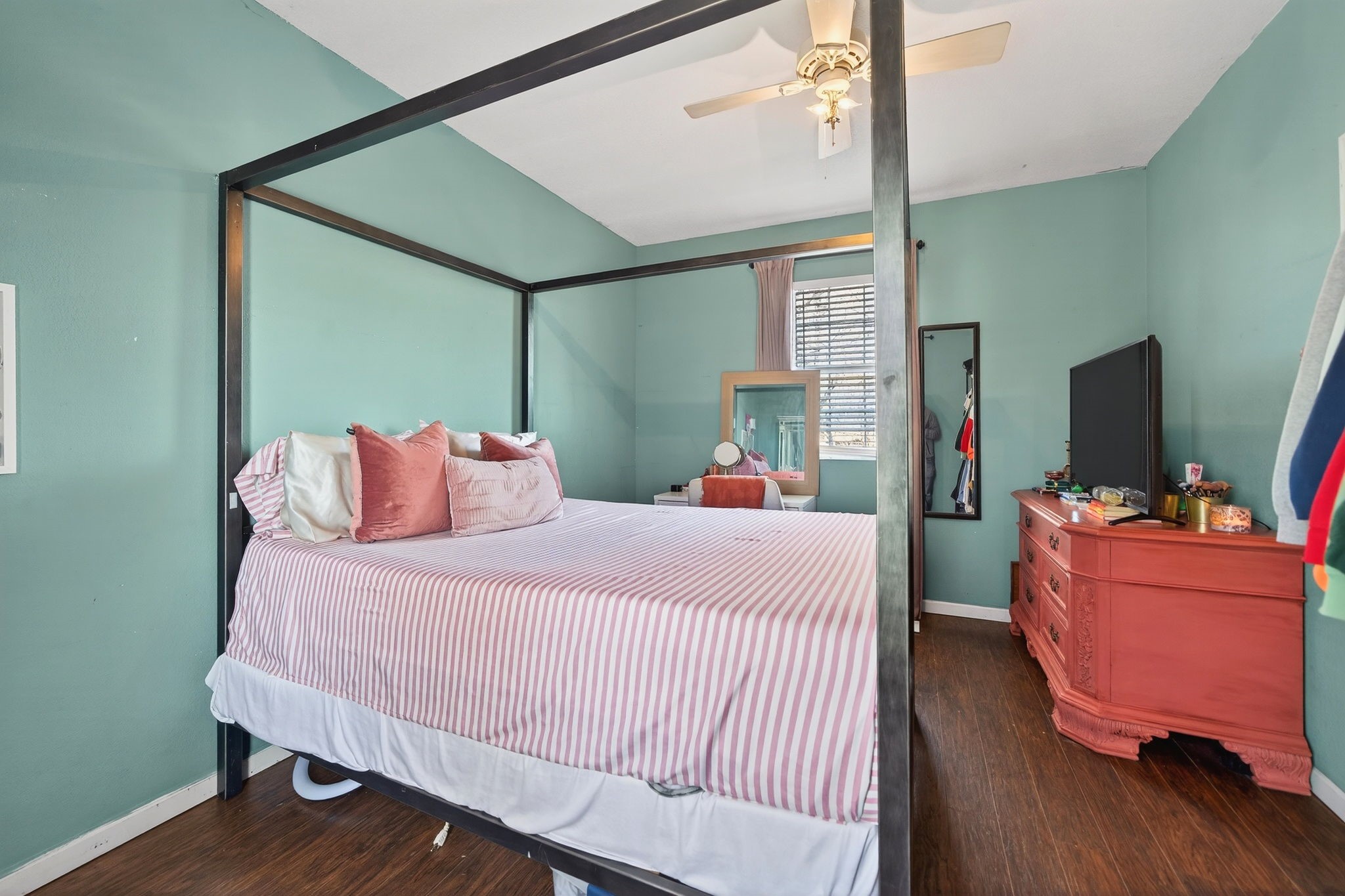 607 Bethpage Avenue Dallas TX 75217