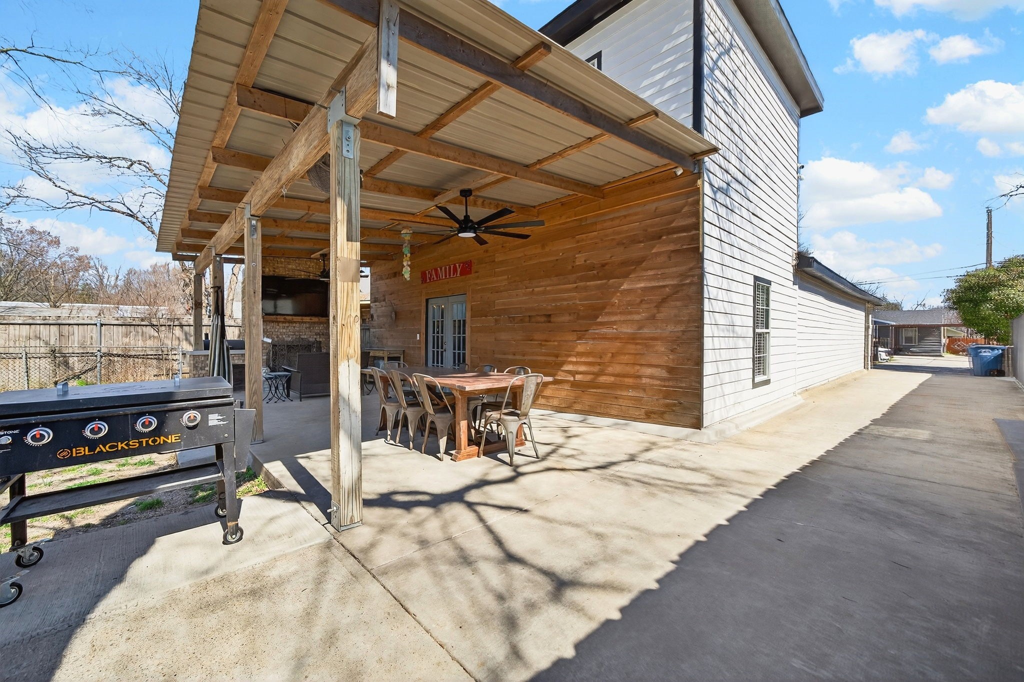 607 Bethpage Avenue Dallas TX 75217