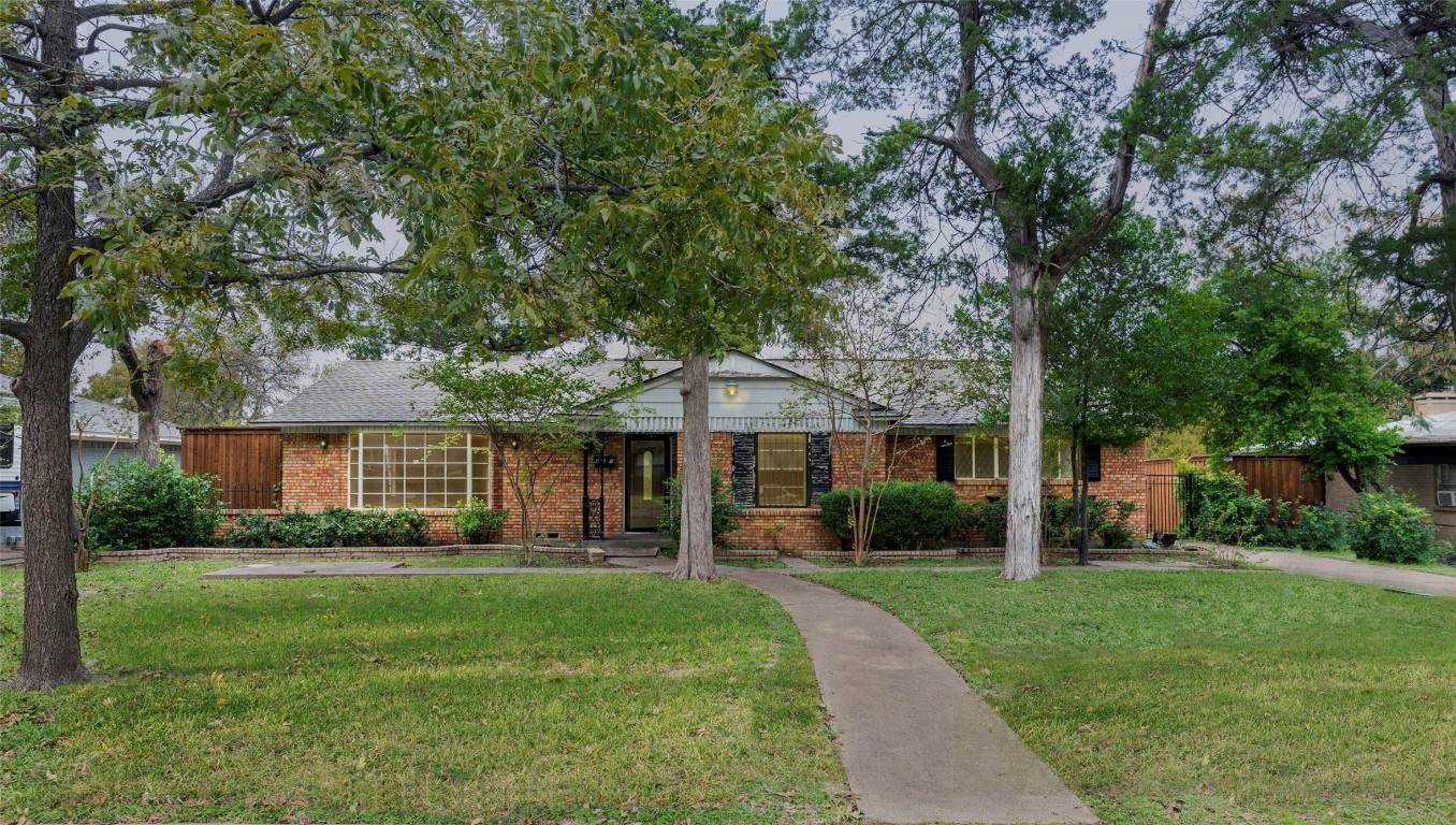 437 Monssen Drive Dallas TX 75224