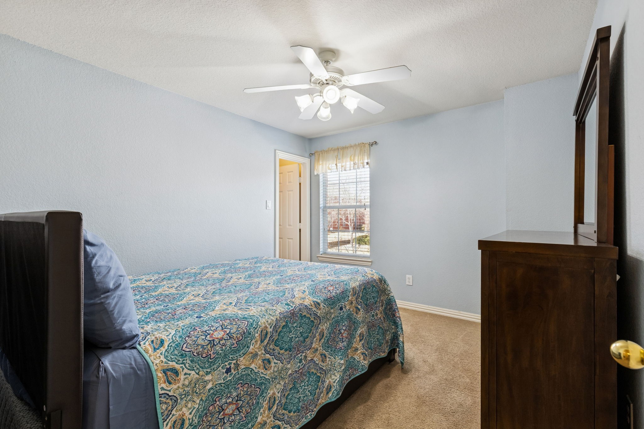 1200 Cedar Valley Drive Irving TX 75063