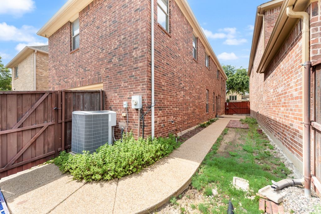 1720 Snow Owl Court Carrollton TX 75010