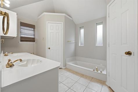 2004 Glen Creek Court Arlington TX 76015
