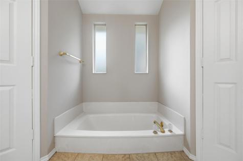 2004 Glen Creek Court Arlington TX 76015