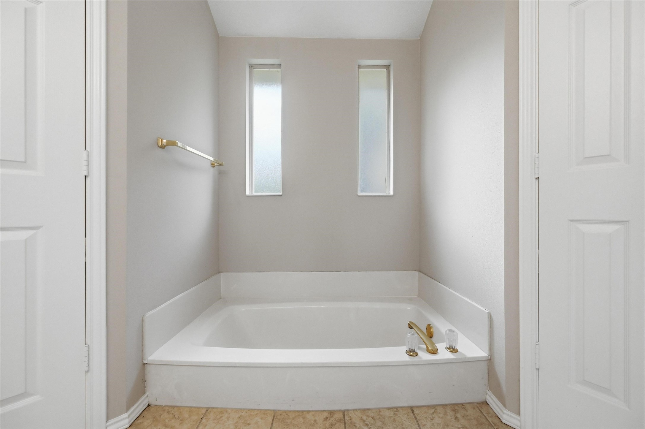 2004 Glen Creek Court Arlington TX 76015