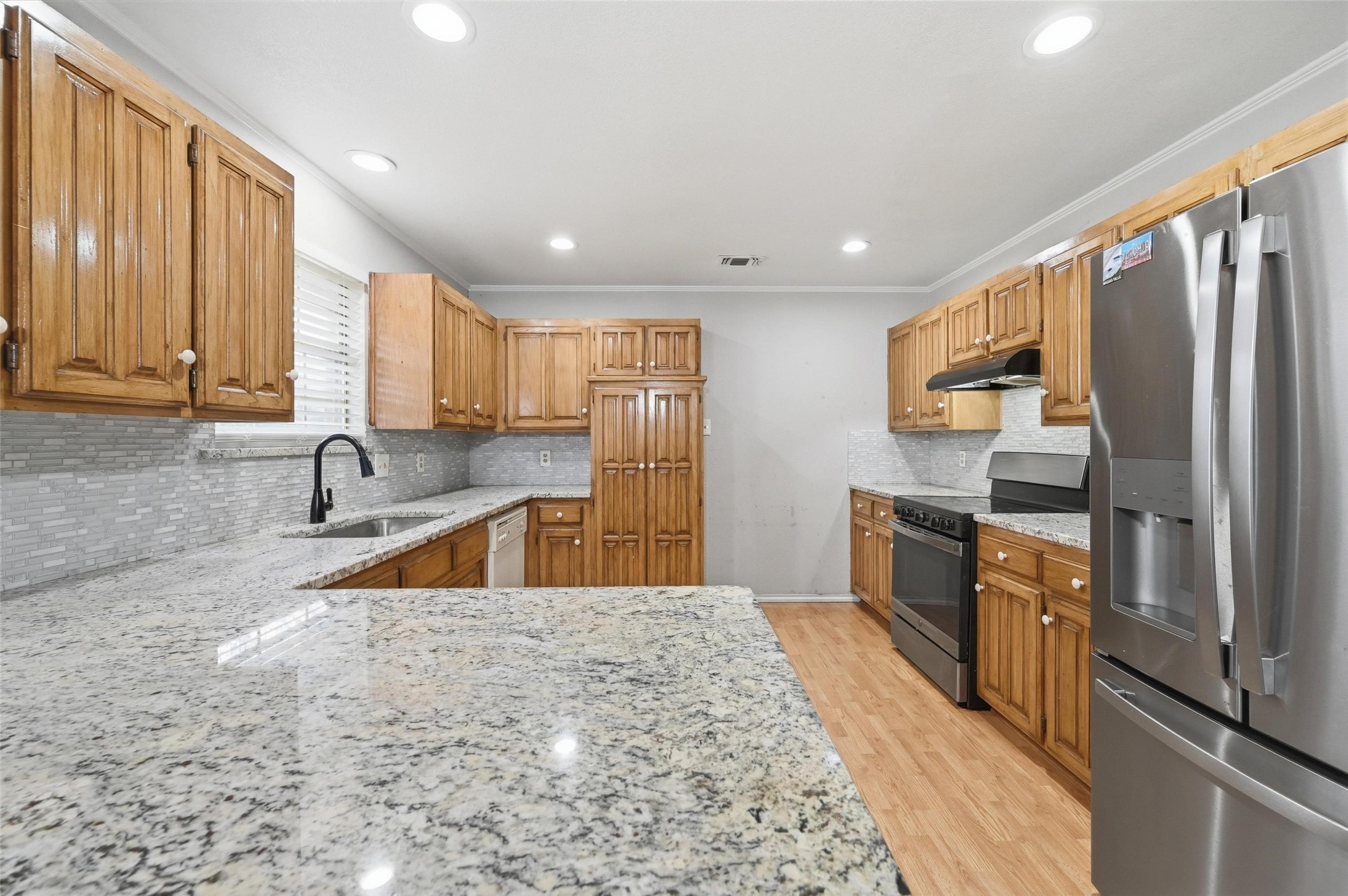 2004 Glen Creek Court Arlington TX 76015