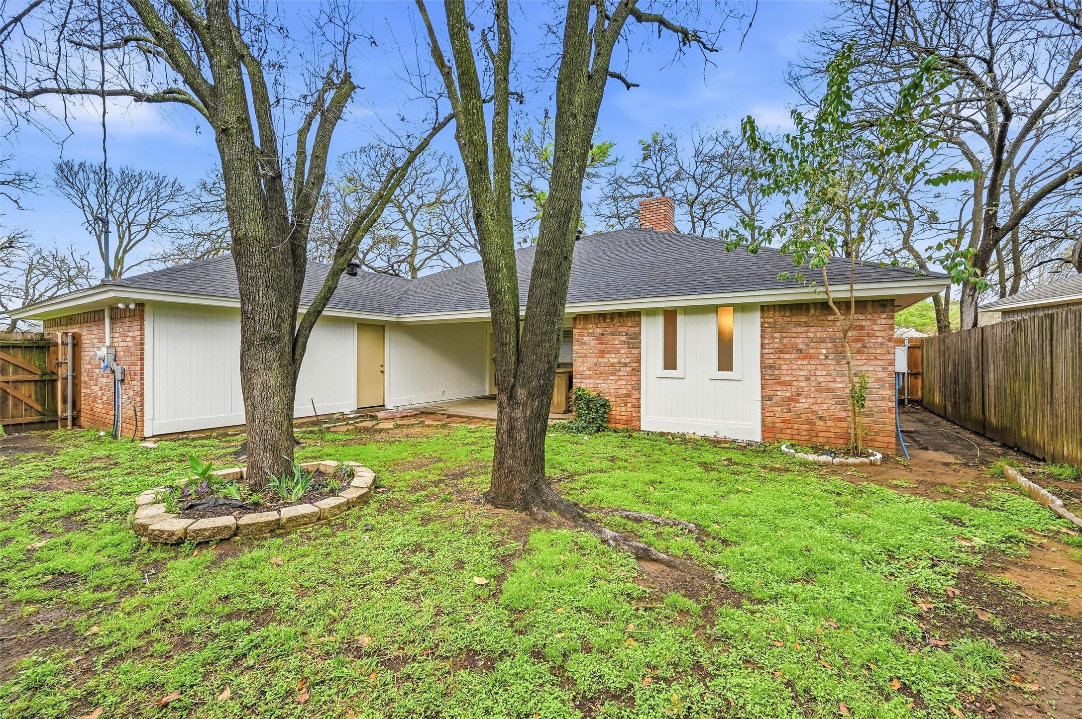 2004 Glen Creek Court Arlington TX 76015