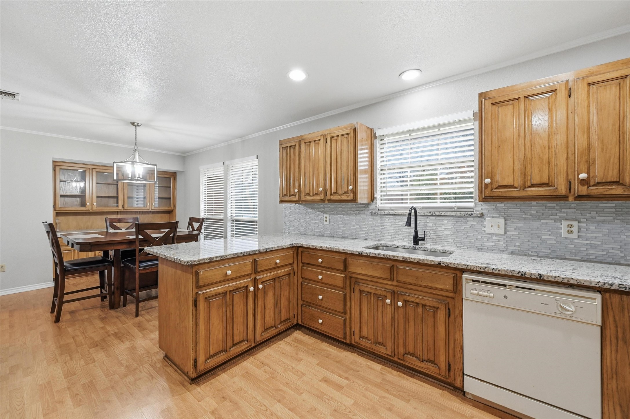 2004 Glen Creek Court Arlington TX 76015