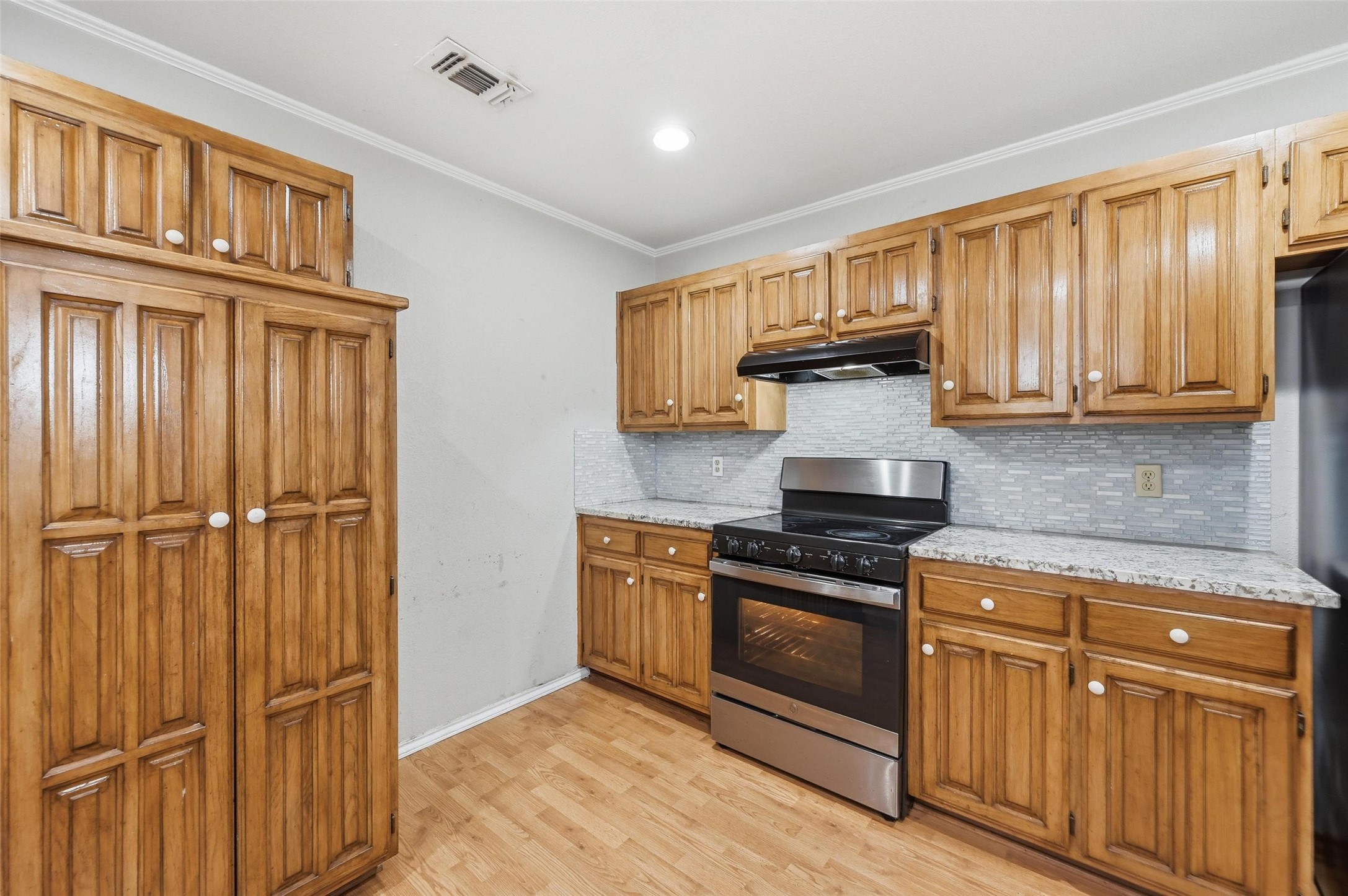 2004 Glen Creek Court Arlington TX 76015