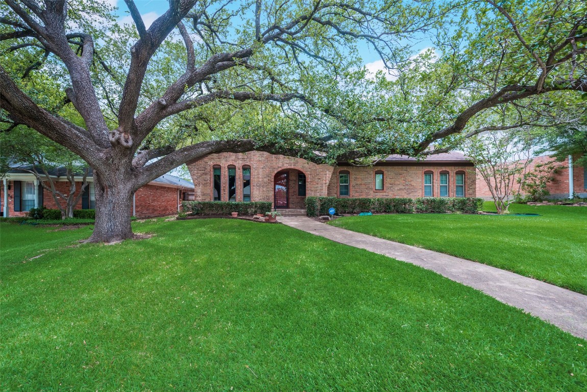 10209 Vistadale Drive Dallas TX 75238