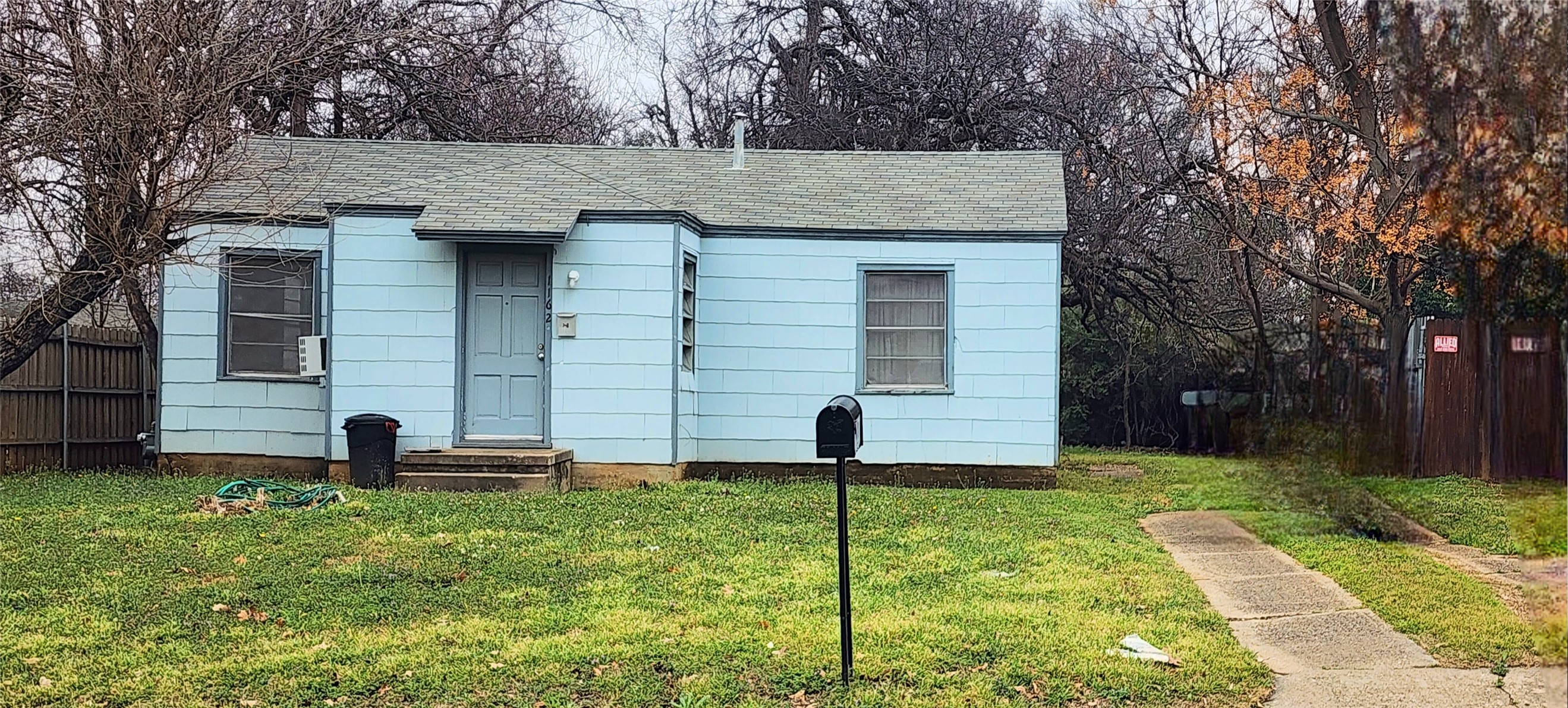 1162 Merritt Street River Oaks TX 76114