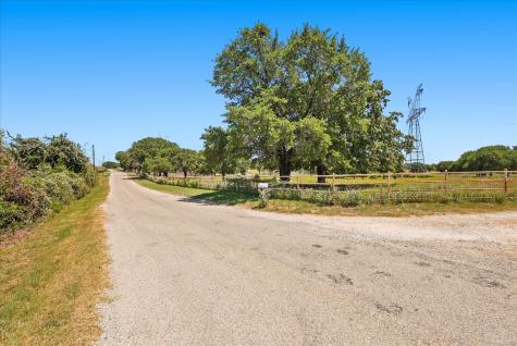 283 County Road 4794 Boyd TX 76023