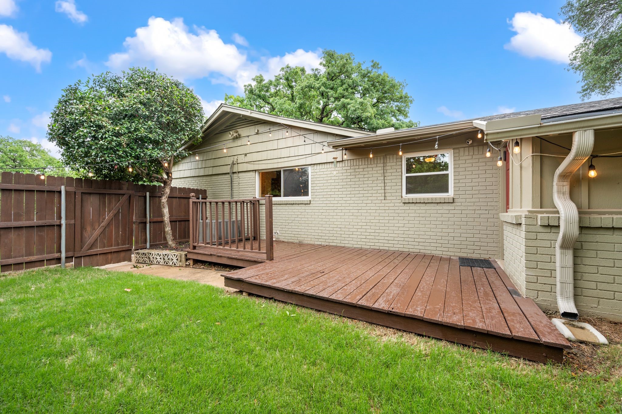421 Crosstimber Drive Hurst TX 76053