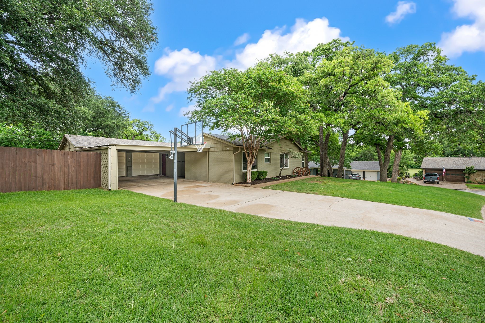 421 Crosstimber Drive Hurst TX 76053