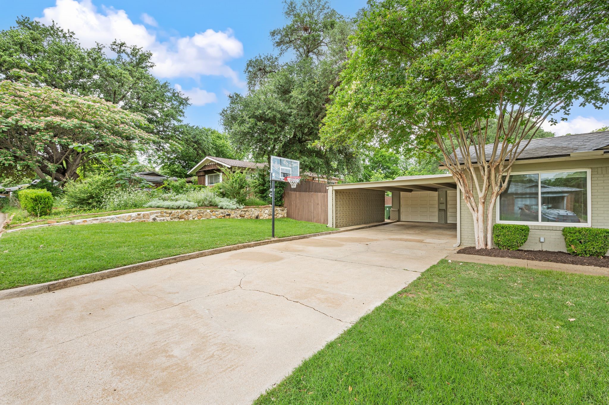 421 Crosstimber Drive Hurst TX 76053