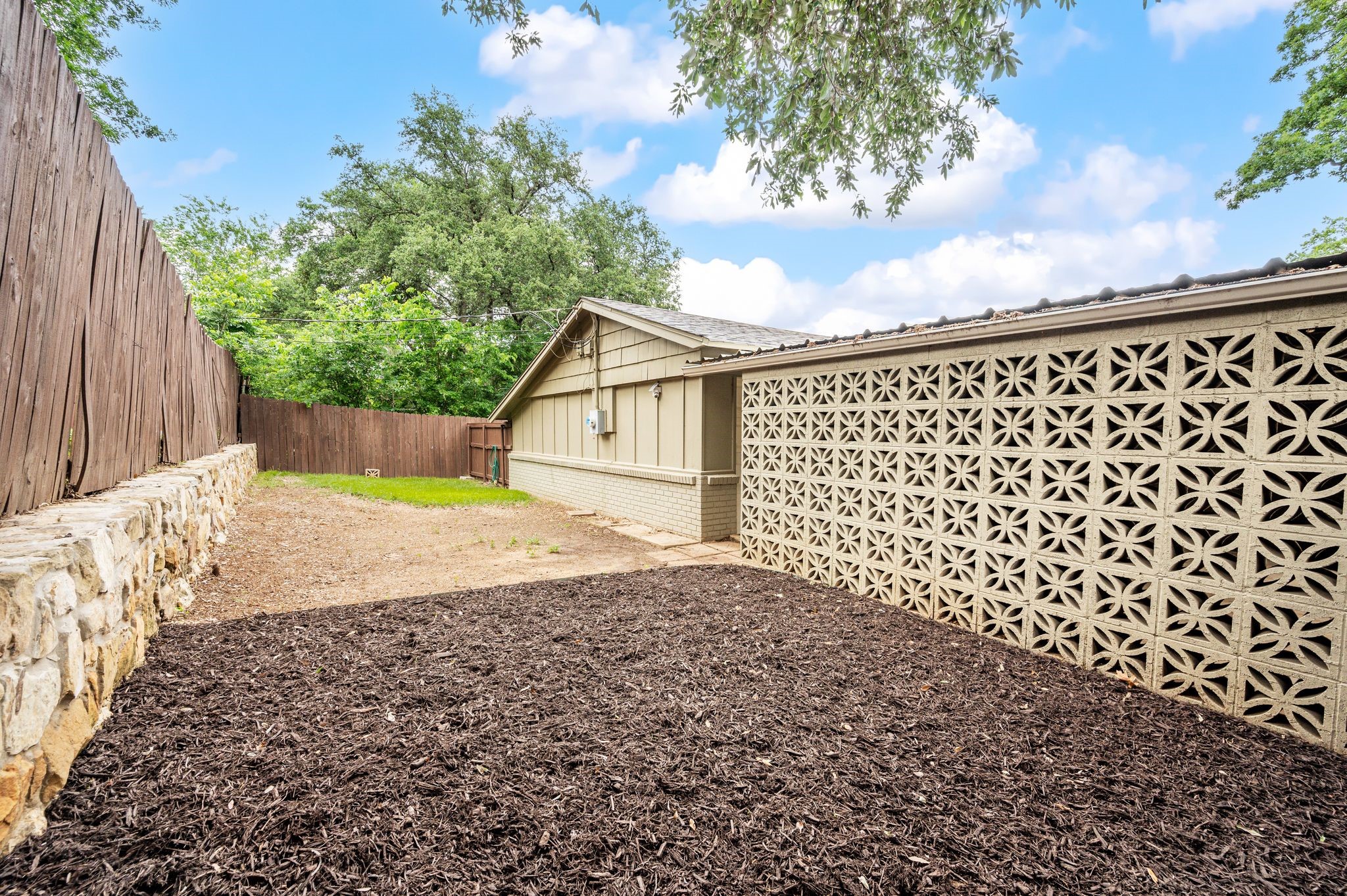 421 Crosstimber Drive Hurst TX 76053