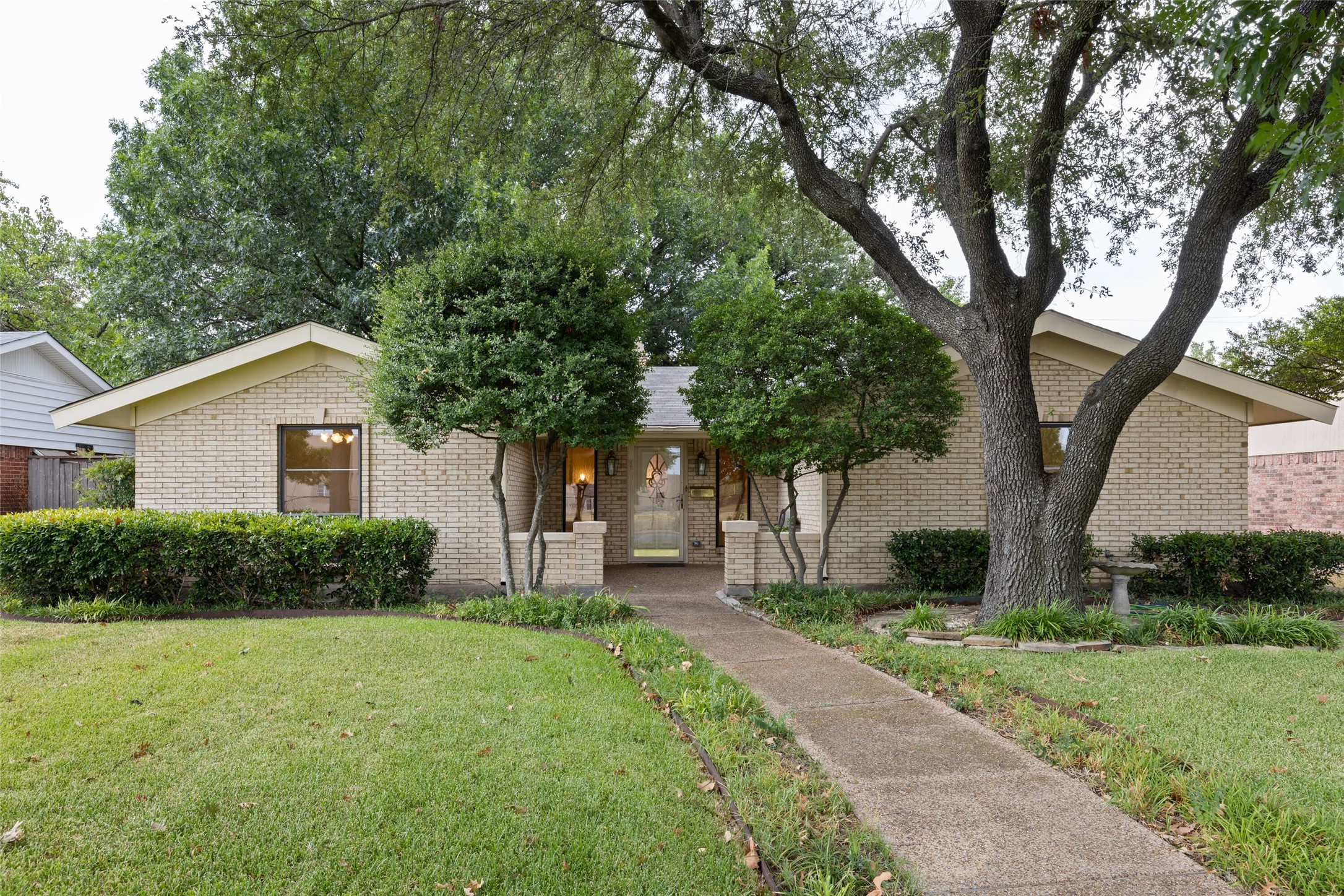 11210 Quail Run Street Dallas TX 75238