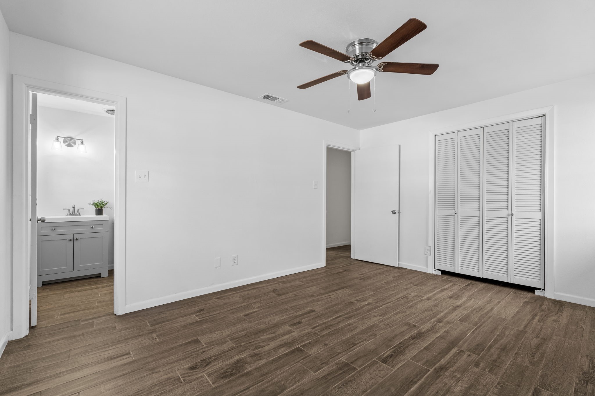 5605 Wales Avenue Fort Worth TX 76133