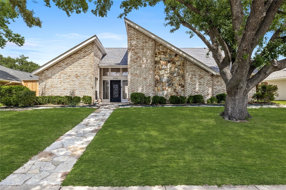 6935 Robin Willow Drive Dallas TX 75248