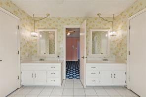 1702 Paisley Drive Arlington TX 76015