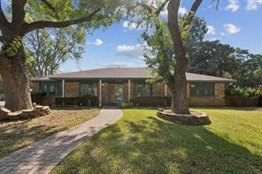 1702 Paisley Drive Arlington TX 76015