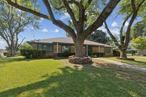 1702 Paisley Drive Arlington TX 76015