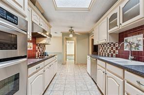 1702 Paisley Drive Arlington TX 76015