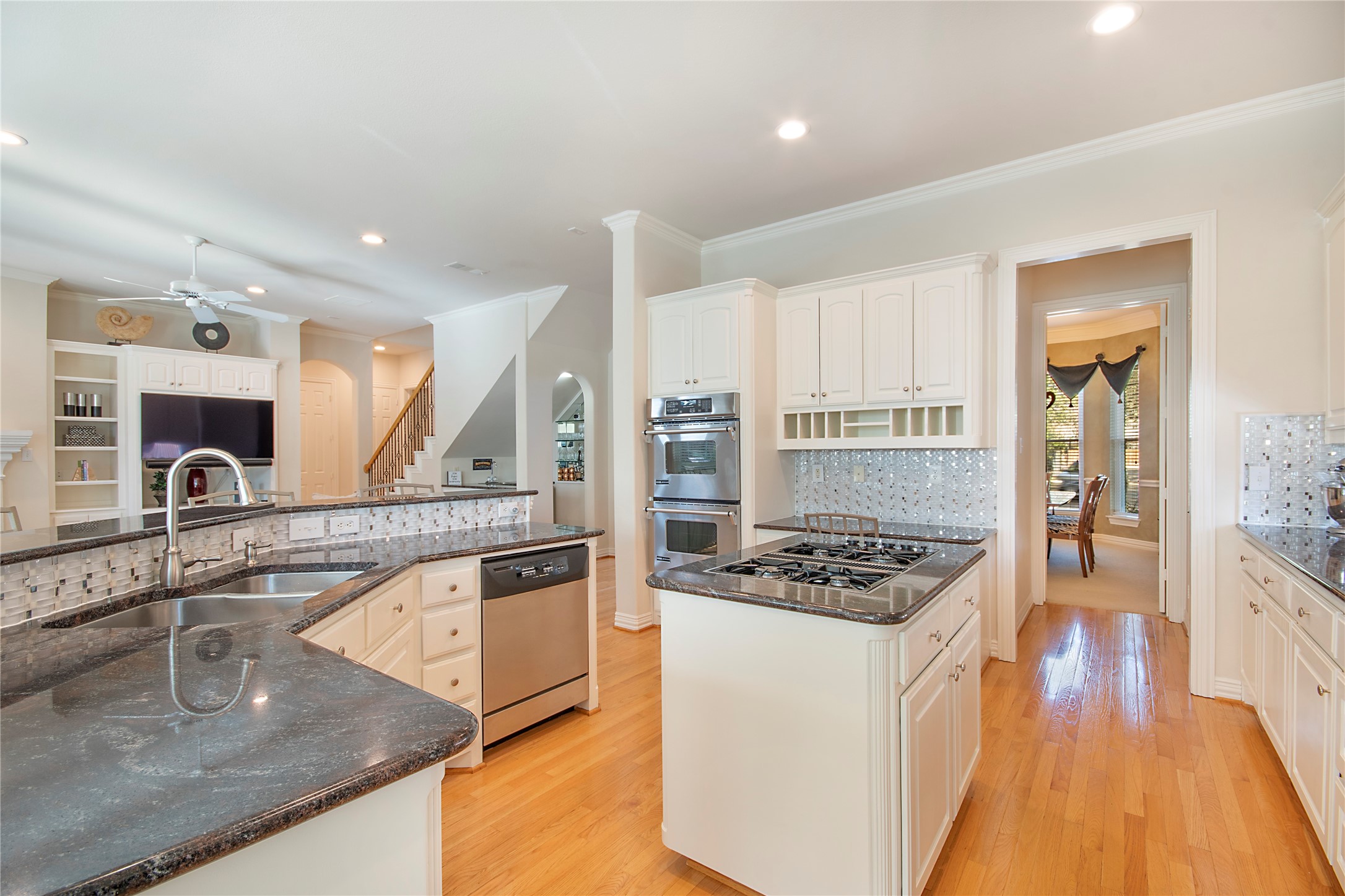 2327 Clearspring Drive N Irving TX 75063