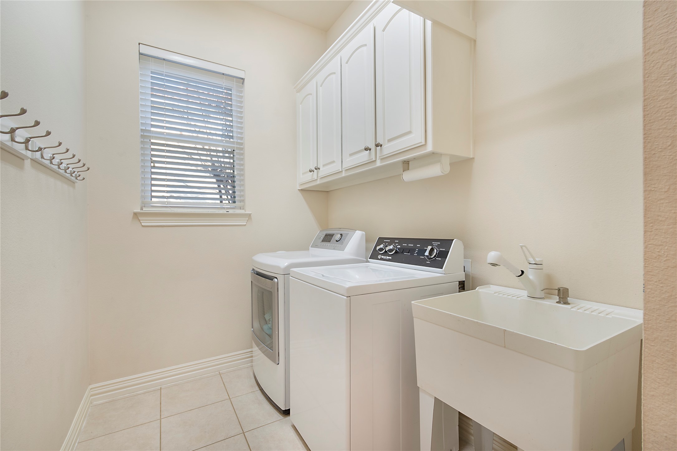 2327 Clearspring Drive N Irving TX 75063