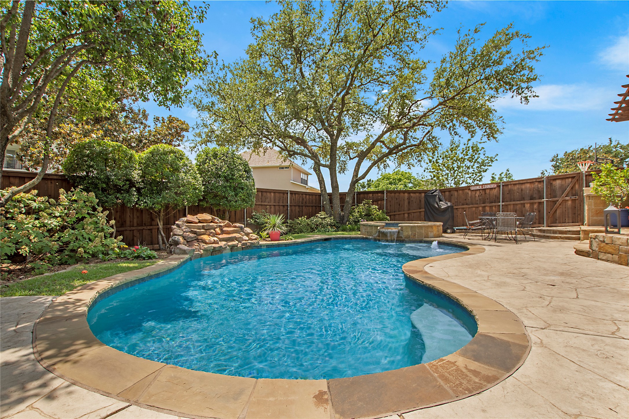 2327 Clearspring Drive N Irving TX 75063