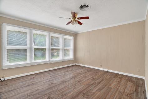 320 N 2nd Street Jacksboro TX 76458