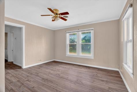 320 N 2nd Street Jacksboro TX 76458