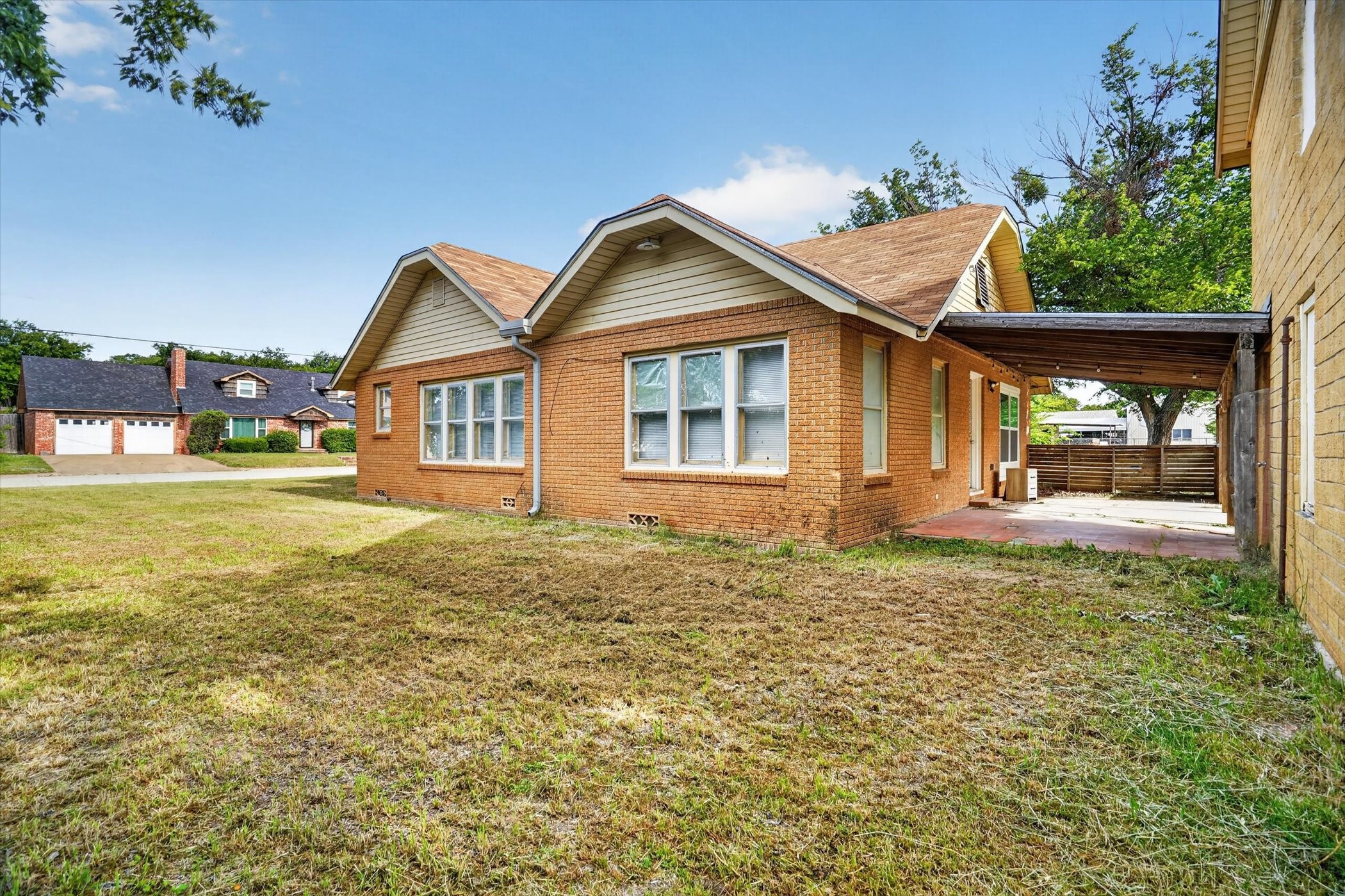 320 N 2nd Street Jacksboro TX 76458