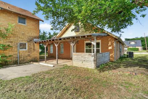 320 N 2nd Street Jacksboro TX 76458