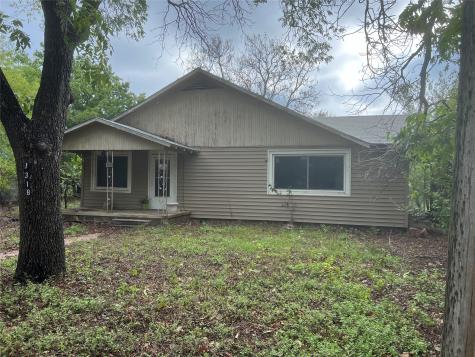 1318 Slay Street Eastland TX 76448