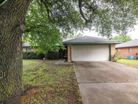 502 Carroll Avenue Ennis TX 75119