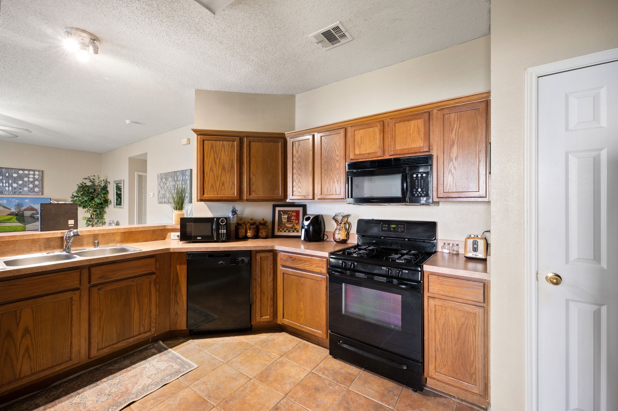 1418 Deville Circle Garland TX 75043