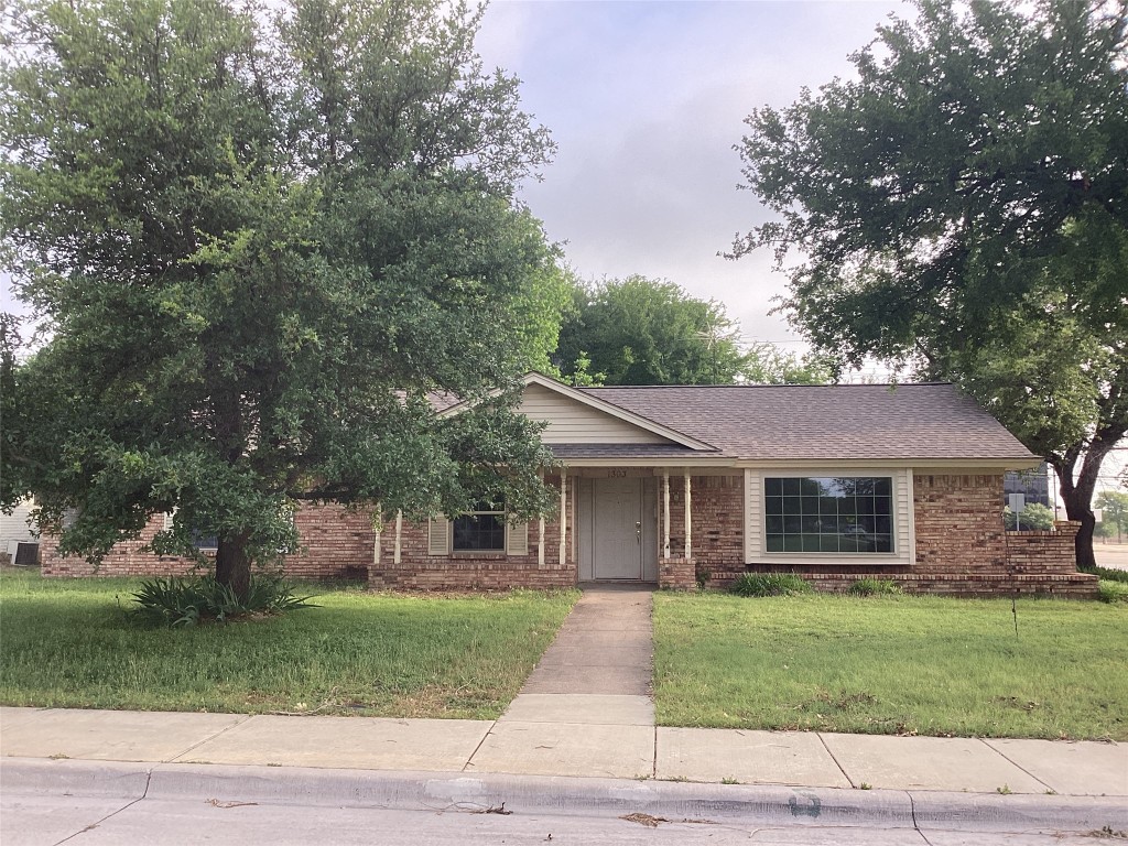 1303 Amherst Drive Plano TX 75075