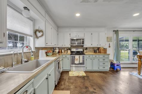 9822 Nasturtium Road Ore City TX 75683